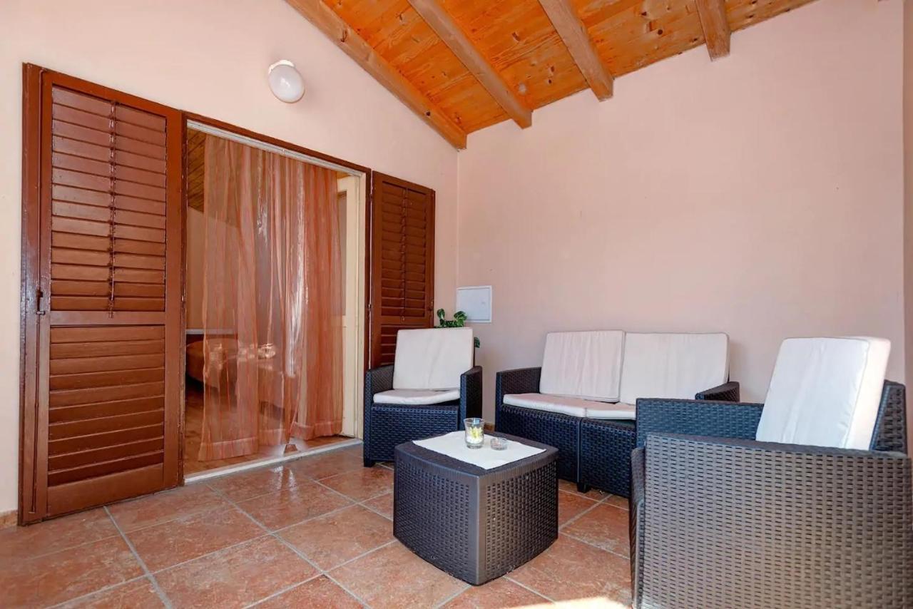 Vrbanj Holiday House With A Parking Space Svirce, Hvar - 17682 מראה חיצוני תמונה